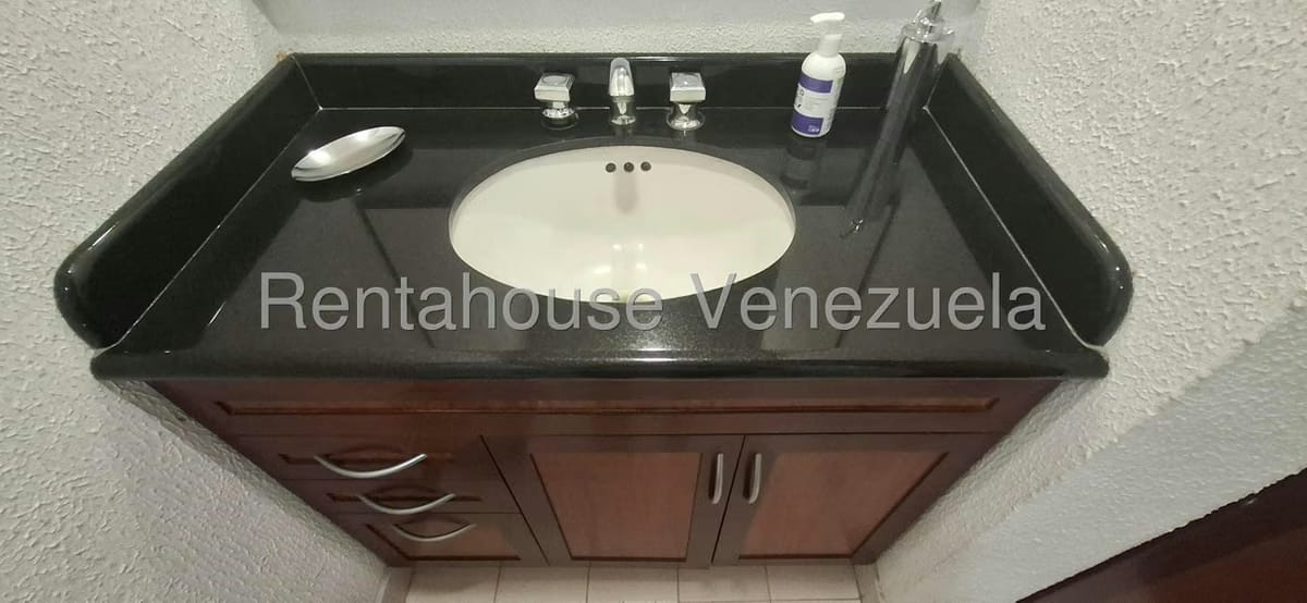 Comercial (Oficina) en Alquiler en El Rosal, Distrito Metropolitano - 29