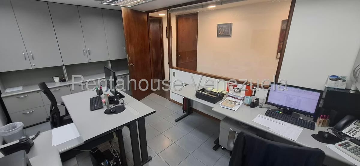 Comercial (Oficina) en Alquiler en El Rosal, Distrito Metropolitano - 32