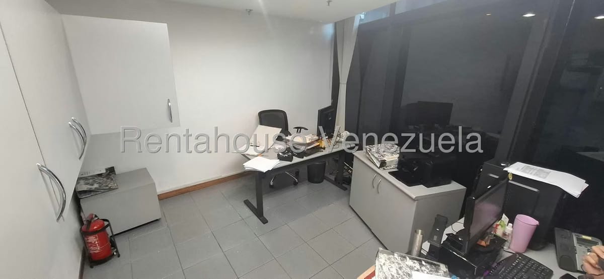 Comercial (Oficina) en Alquiler en El Rosal, Distrito Metropolitano - 35