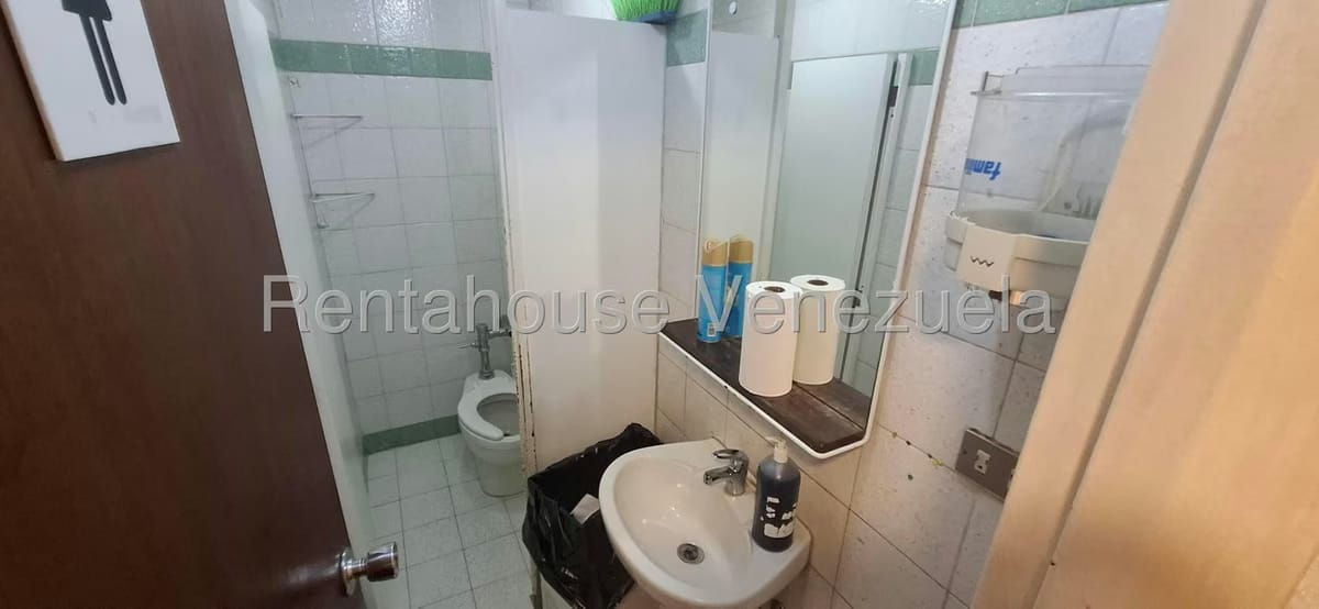 Comercial (Oficina) en Alquiler en El Rosal, Distrito Metropolitano - 9