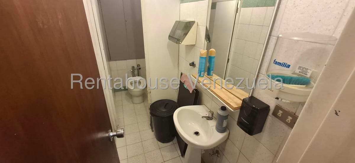 Comercial (Oficina) en Alquiler en El Rosal, Distrito Metropolitano - 10