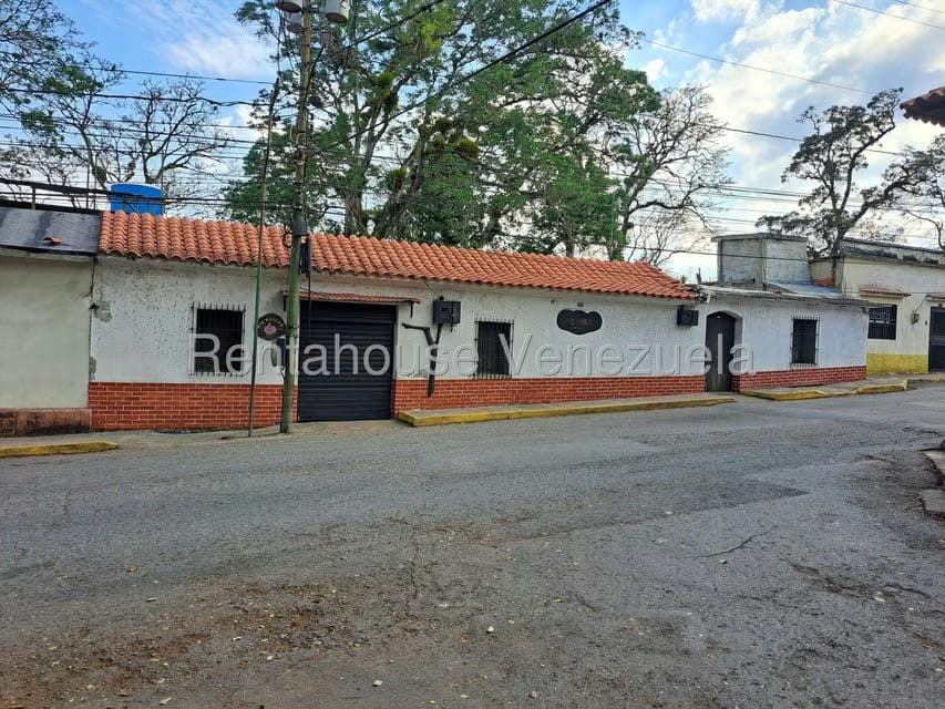 Casa (1 Nivel) en Venta en Avenida Principal Cecilio Acosta, Miranda