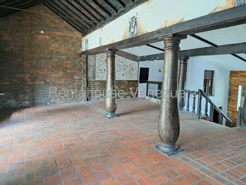 Casa (1 Nivel) en Venta en Avenida Principal Cecilio Acosta, Miranda - 3