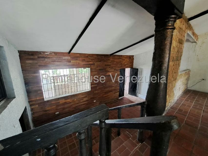 Casa (1 Nivel) en Venta en Avenida Principal Cecilio Acosta, Miranda - 6