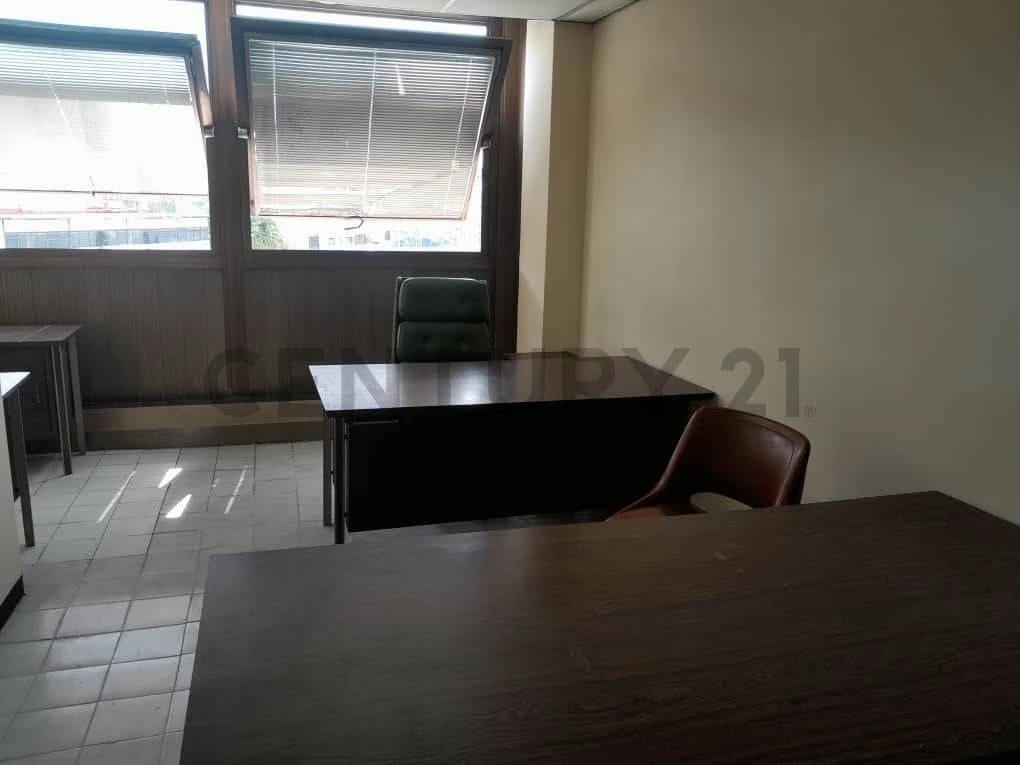 JCC- SE ALQUILA ILUMINADA OFICINA UBICADA EN EL CENTRO COMERCIAL PALO VERDE - 7