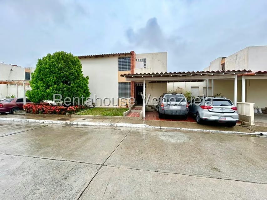 Casa (Multipes Niveles) en Alquiler en Ave Intercomunal, Lara