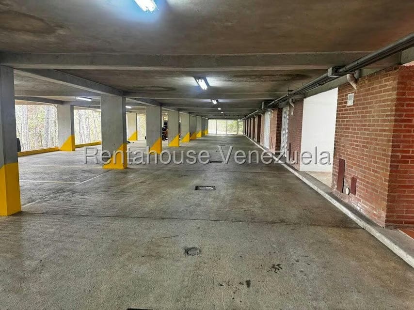 Townhouse (Multiples Niveles) en Venta en Villa Nueva Hatillo, Distrito Metropolitano - 2