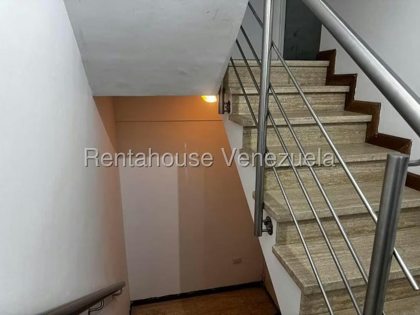 Townhouse (Multiples Niveles) en Venta en Villa Nueva Hatillo, Distrito Metropolitano - 13