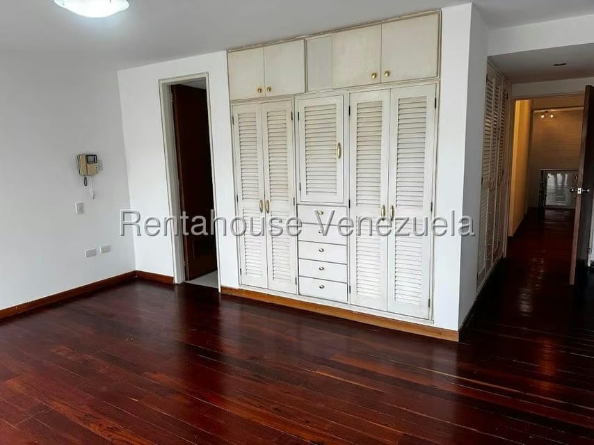Townhouse (Multiples Niveles) en Venta en Villa Nueva Hatillo, Distrito Metropolitano - 15