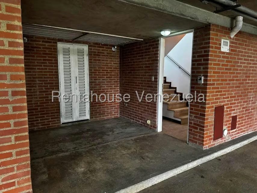 Townhouse (Multiples Niveles) en Venta en Villa Nueva Hatillo, Distrito Metropolitano - 3