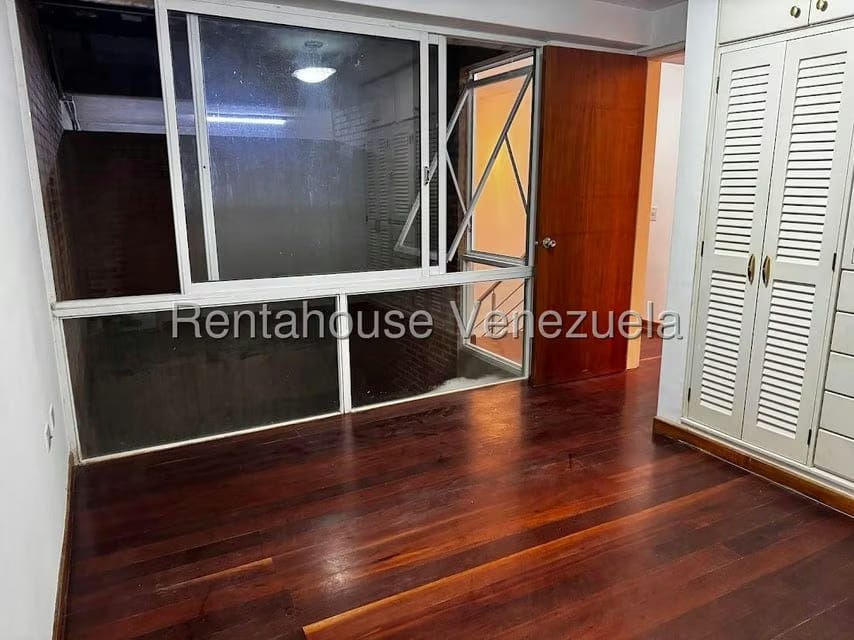 Townhouse (Multiples Niveles) en Venta en Villa Nueva Hatillo, Distrito Metropolitano - 22