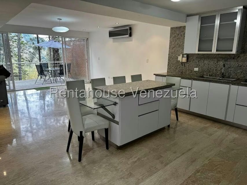 Townhouse (Multiples Niveles) en Venta en Villa Nueva Hatillo, Distrito Metropolitano - 5