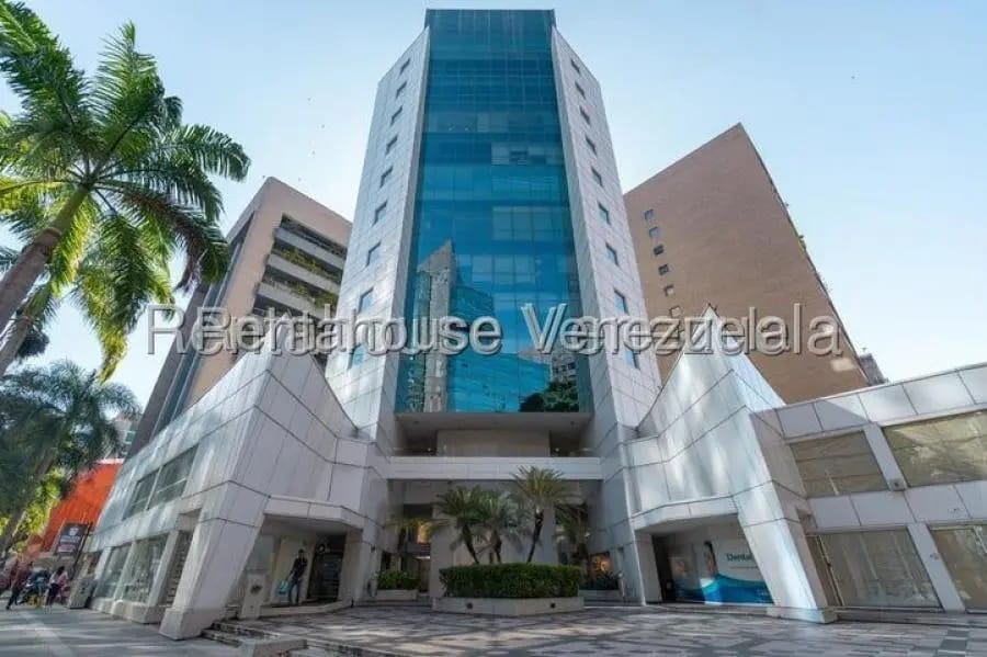 Oficina en Alquiler en el rosal Caracas - 8