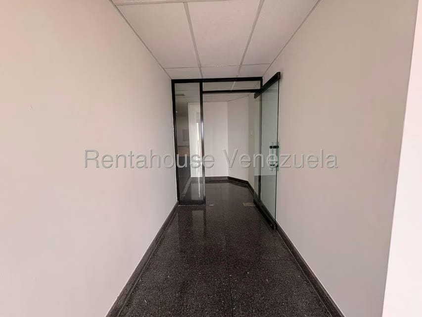 Comercial (Oficina) en Alquiler en El Milagro, Zulia - 5