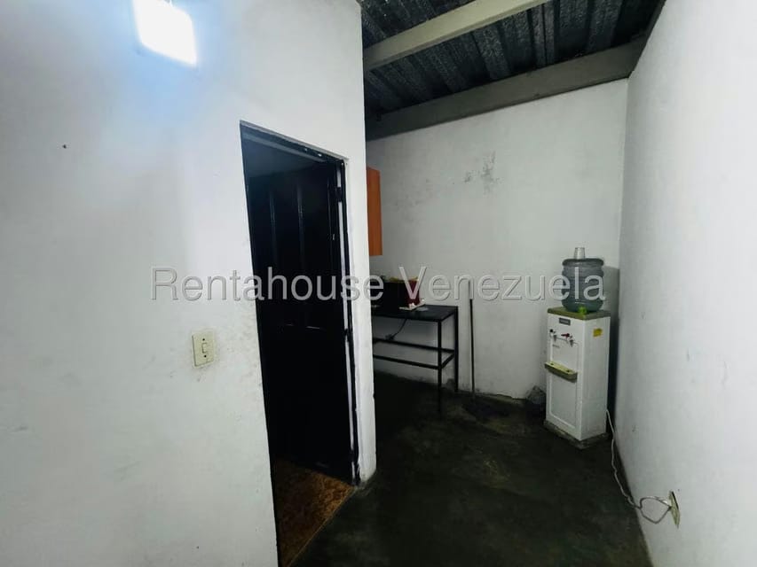 Comercial (Galpon - Deposito) en Venta en Centro, Lara - 11