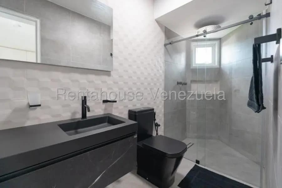 Apartamento en Venta en El Rosal Caracas - 4