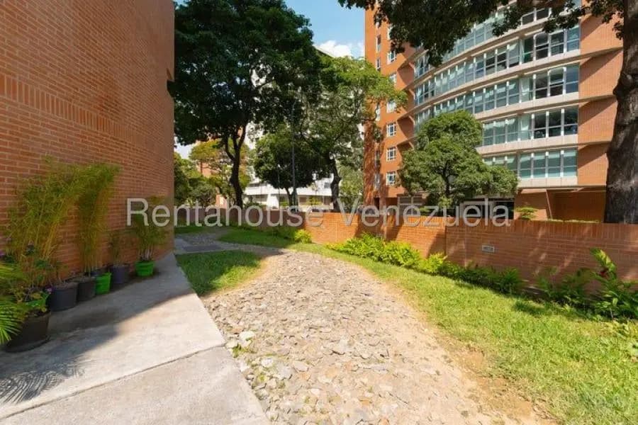 Apartamento en Venta en El Rosal Caracas - 5