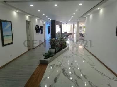 Exquisita Quinta Recién Remodelada en Prados del Este - 4