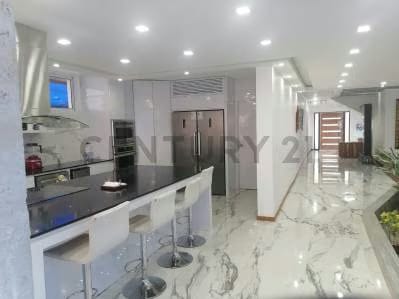 Exquisita Quinta Recién Remodelada en Prados del Este - 7