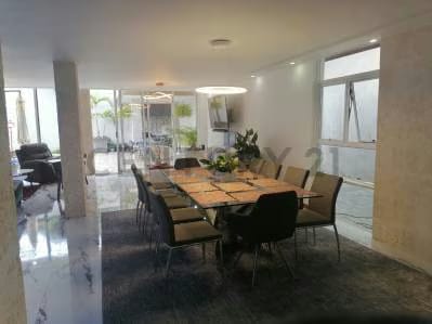 Exquisita Quinta Recién Remodelada en Prados del Este - 10