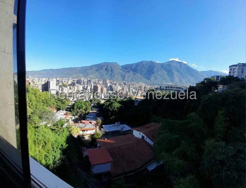 Apartamento (1 Nivel) en Alquiler en Colinas de Bello Monte, Distrito Metropolitano - 2