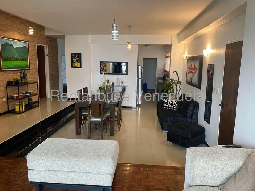 Apartamento (1 Nivel) en Alquiler en Colinas de Bello Monte, Distrito Metropolitano - 11