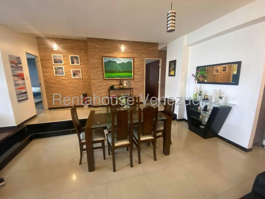 Apartamento (1 Nivel) en Alquiler en Colinas de Bello Monte, Distrito Metropolitano - 13