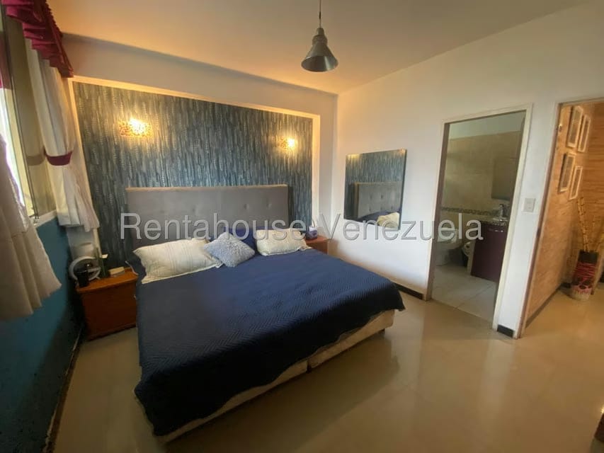 Apartamento (1 Nivel) en Alquiler en Colinas de Bello Monte, Distrito Metropolitano - 16