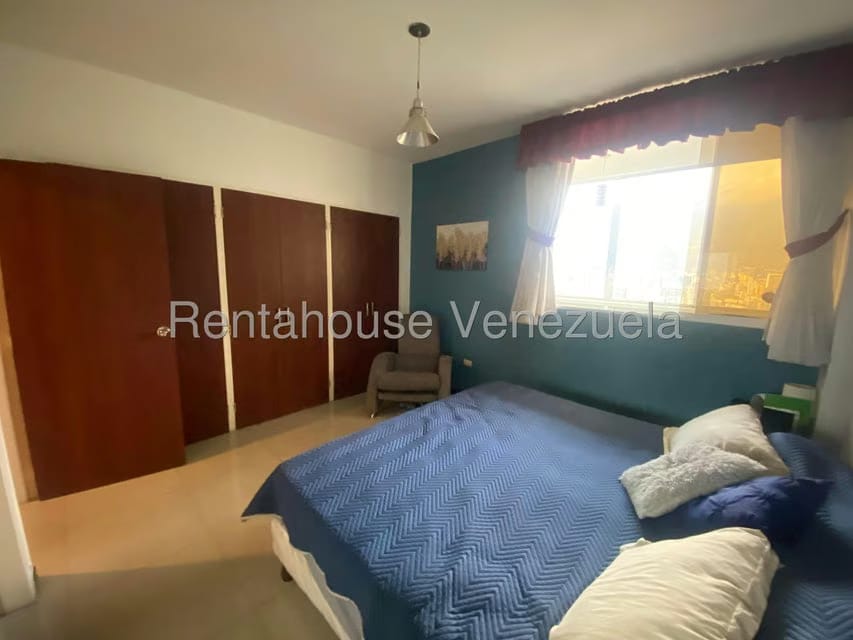 Apartamento (1 Nivel) en Alquiler en Colinas de Bello Monte, Distrito Metropolitano - 17