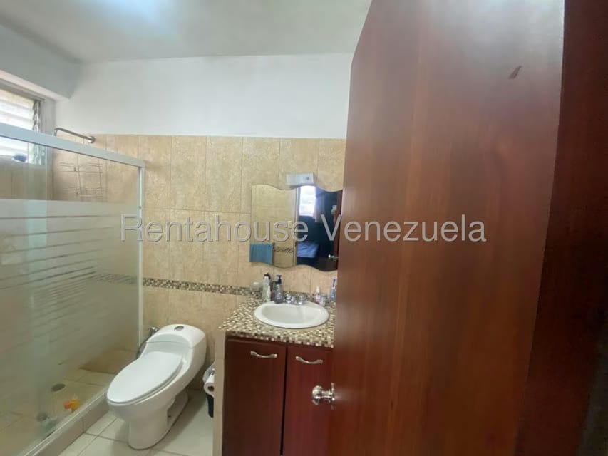 Apartamento (1 Nivel) en Alquiler en Colinas de Bello Monte, Distrito Metropolitano - 19
