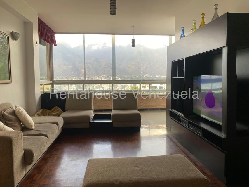 Apartamento (1 Nivel) en Alquiler en Colinas de Bello Monte, Distrito Metropolitano - 3