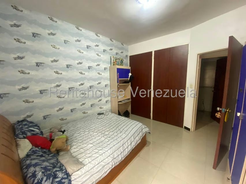 Apartamento (1 Nivel) en Alquiler en Colinas de Bello Monte, Distrito Metropolitano - 27