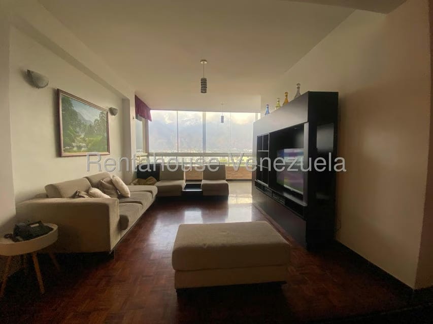 Apartamento (1 Nivel) en Alquiler en Colinas de Bello Monte, Distrito Metropolitano - 4