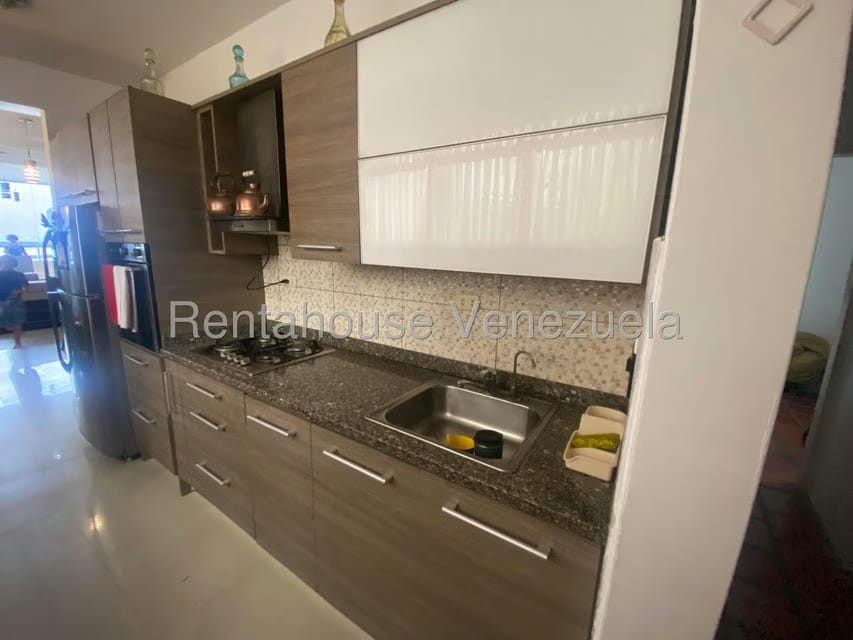 Apartamento (1 Nivel) en Alquiler en Colinas de Bello Monte, Distrito Metropolitano - 34