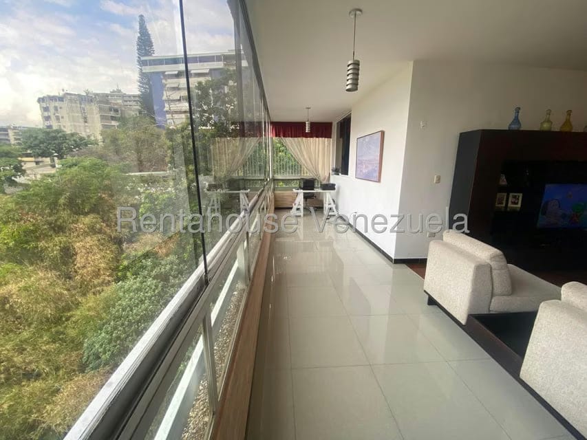 Apartamento (1 Nivel) en Alquiler en Colinas de Bello Monte, Distrito Metropolitano - 8