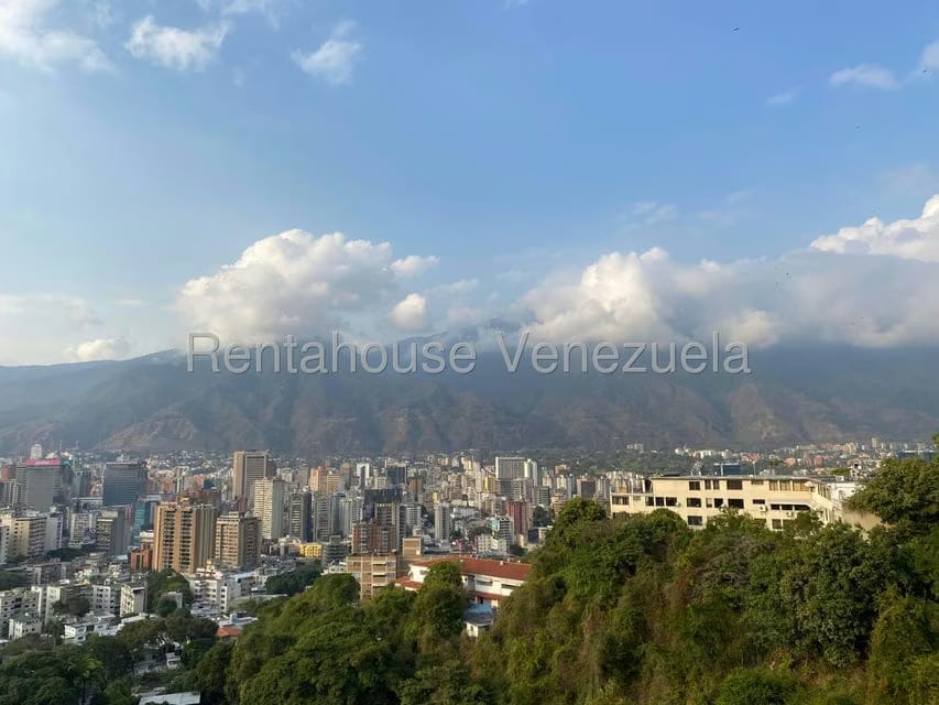 Apartamento (1 Nivel) en Alquiler en Colinas de Bello Monte, Distrito Metropolitano - 10