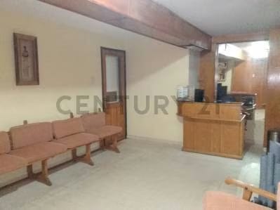 Alquiler de Consultorio medico, Edificio Vapleca, Av. Luis del Valle Garcia. - 4