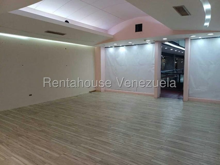 Comercial (Local Comercial) en Alquiler en Las Mercedes, Distrito Metropolitano - 2