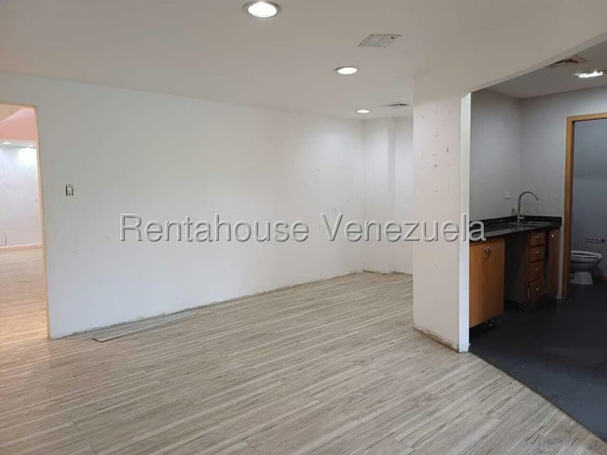 Comercial (Local Comercial) en Alquiler en Las Mercedes, Distrito Metropolitano - 13