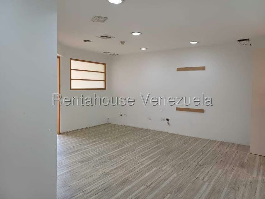 Comercial (Local Comercial) en Alquiler en Las Mercedes, Distrito Metropolitano - 10
