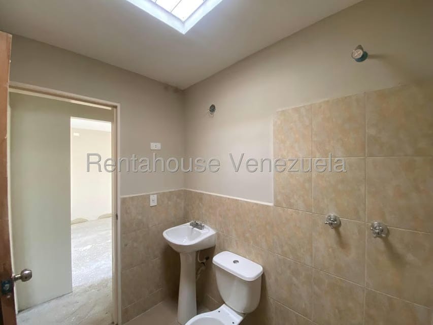 Casa (1 Nivel) en Venta en La Ensenada, Lara - 16