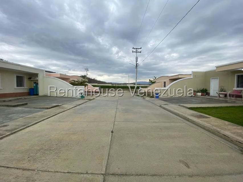 Casa (1 Nivel) en Venta en La Ensenada, Lara - 24