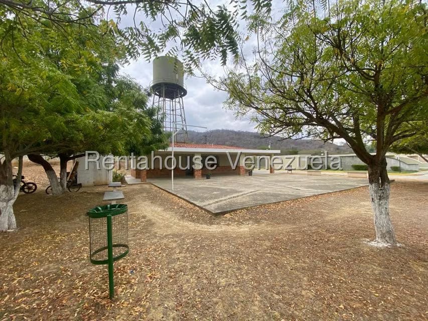 Casa (1 Nivel) en Venta en La Ensenada, Lara - 28