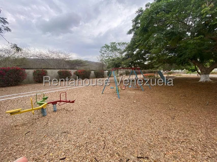 Casa (1 Nivel) en Venta en La Ensenada, Lara - 50