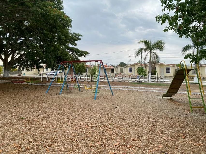 Casa (1 Nivel) en Venta en La Ensenada, Lara - 53