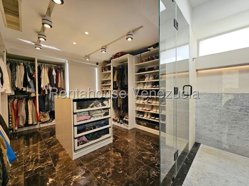 Apartamento (Duplex) en Venta en Las Mercedes, Distrito Metropolitano - 36