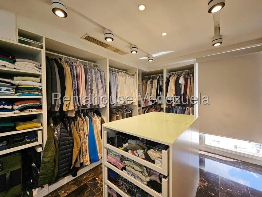 Apartamento (Duplex) en Venta en Las Mercedes, Distrito Metropolitano - 37