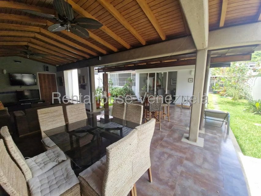 Casa (1 Nivel) en Venta en Prados del Este, Distrito Metropolitano - 14