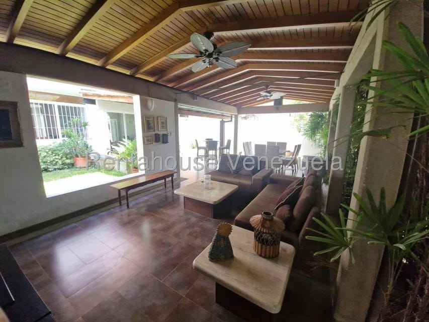 Casa (1 Nivel) en Venta en Prados del Este, Distrito Metropolitano - 18