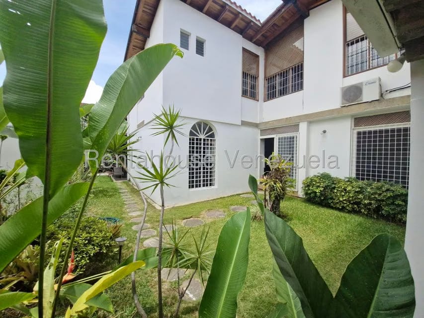 Casa (1 Nivel) en Venta en Prados del Este, Distrito Metropolitano - 19